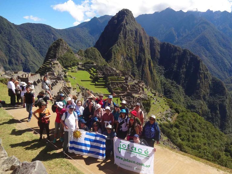 Un grupo en Machu Picchu